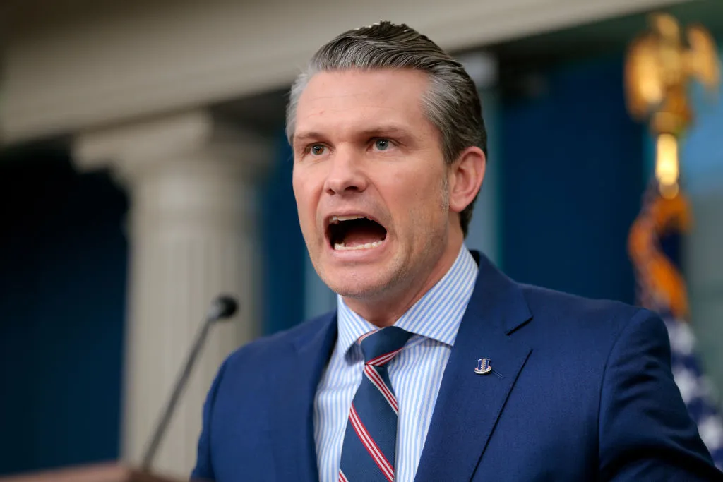 美国计划审查其在全球各地的驻军部署情况，但不会向乌克兰派遣军队