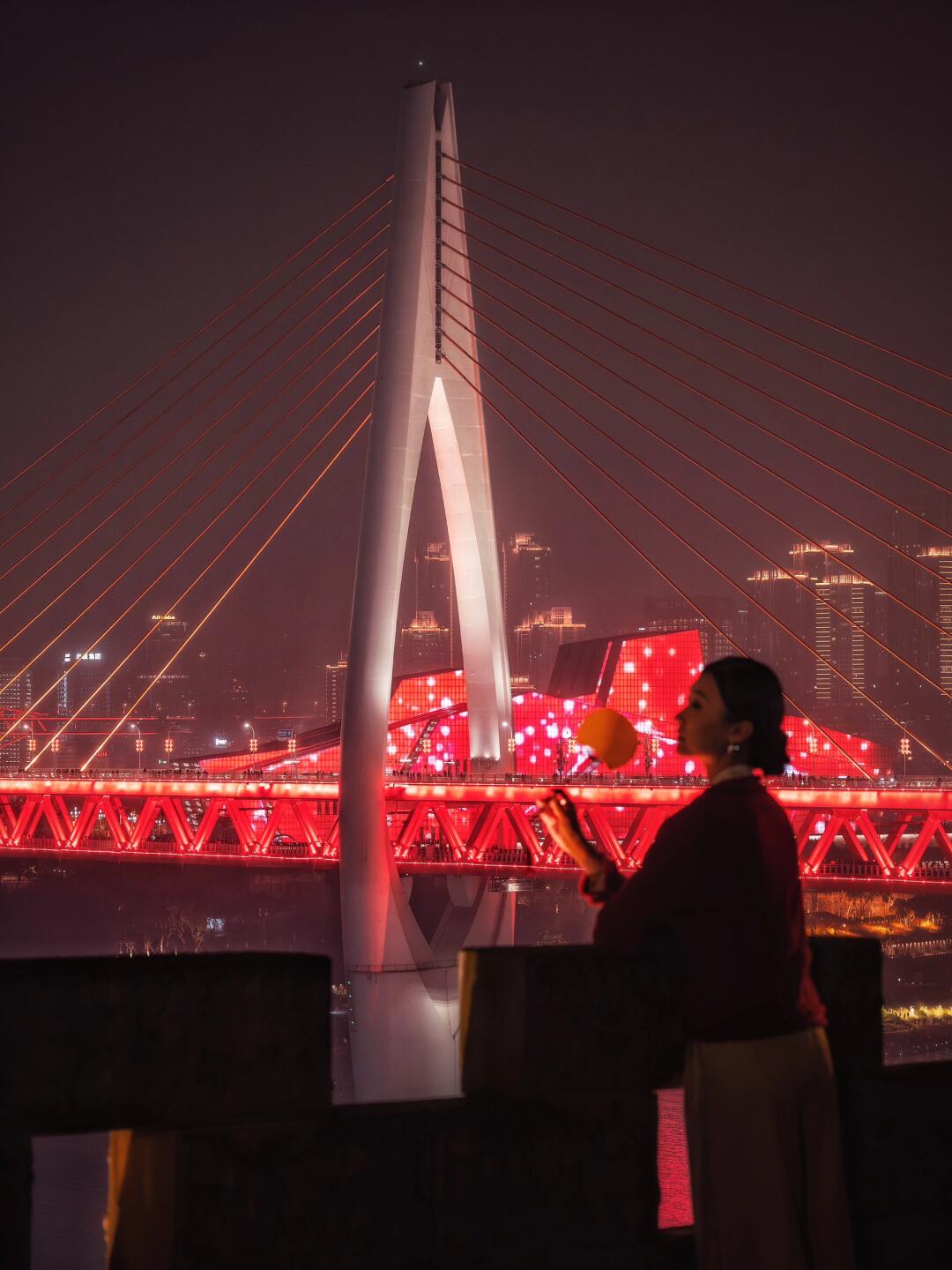 洪崖洞旁的崖壁江景步道🏮