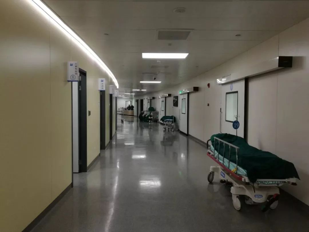 26岁女孩结婚前突遇车祸昏迷不醒，谁知在这个时候，女孩母亲竟然要将彩礼如数退还，