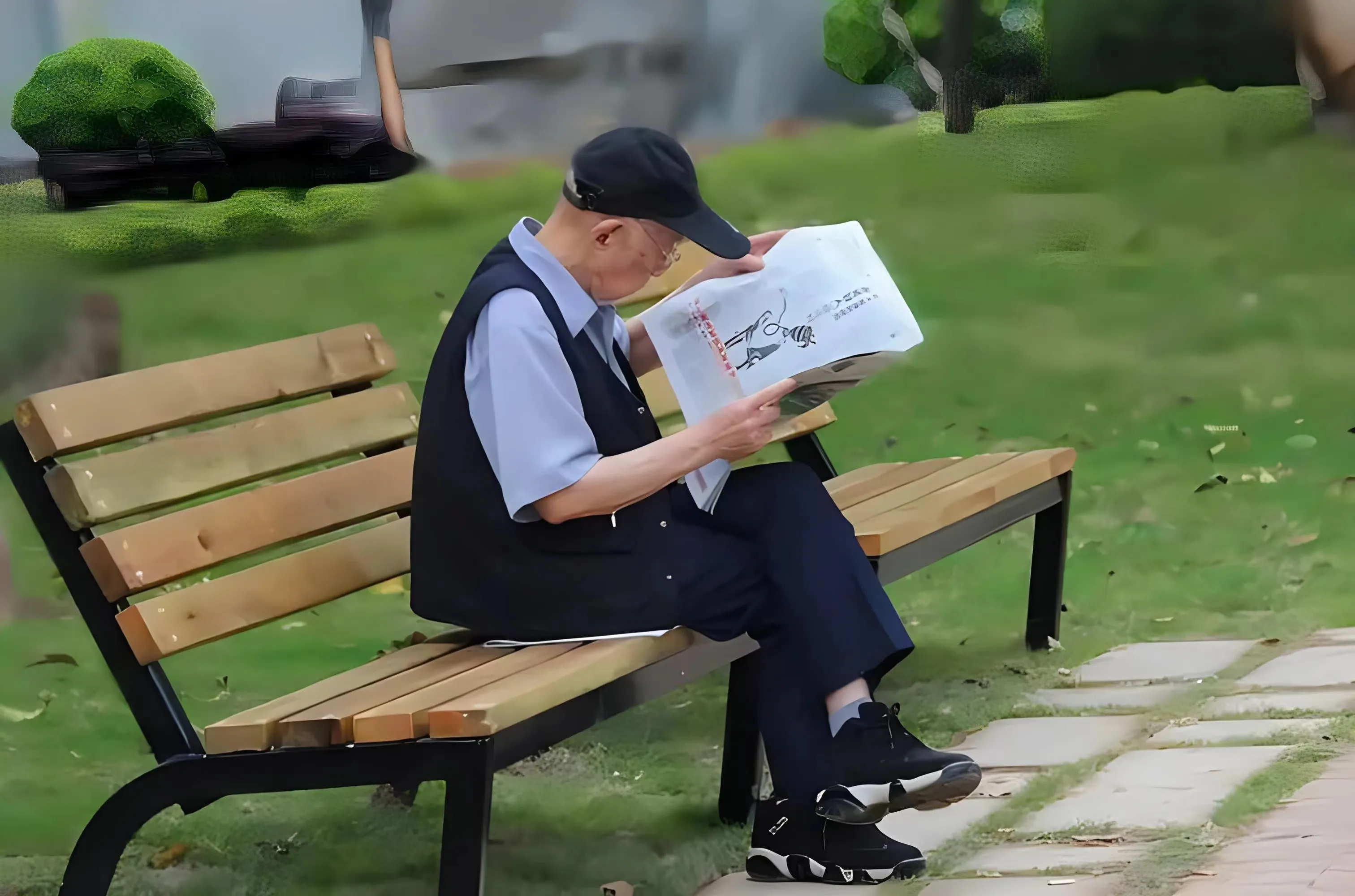 上海，女子在母亲去世后，她和2个哥哥自愿放弃继承权，价值上亿的7套房子都由父亲继