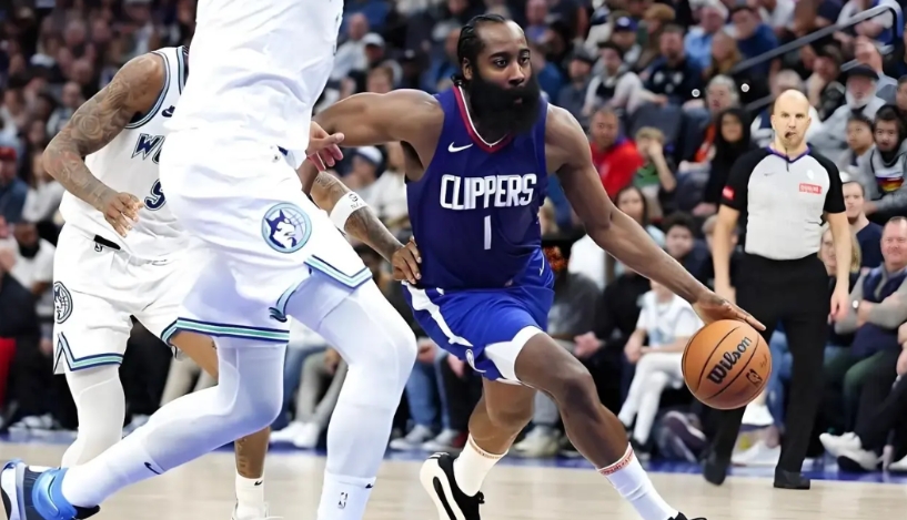 双能卫怎么定论太模糊，哈登巅峰是分卫，抛开荣誉，单论巅峰实力，乔丹一档，哈登一档