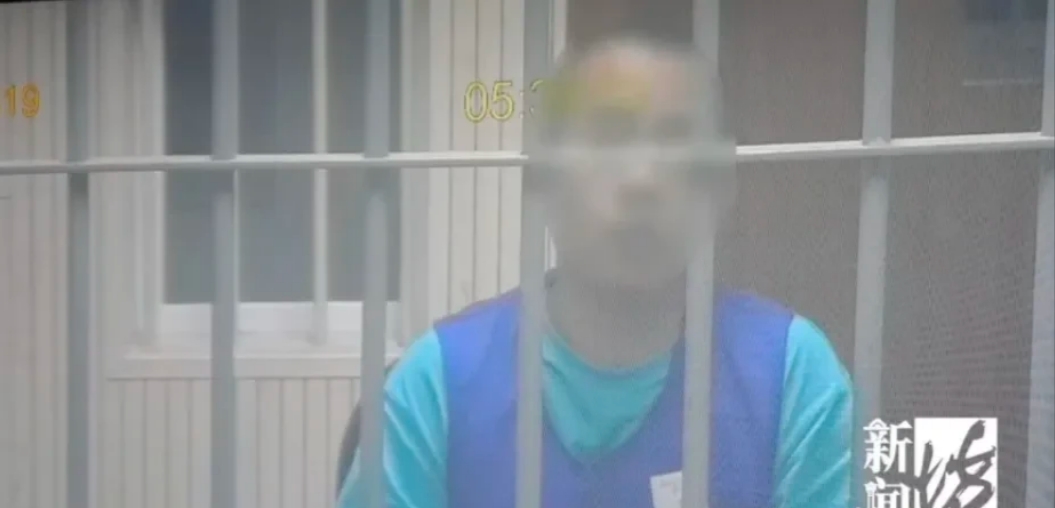 “色字头上一把刀！”上海，男子去外地找工作，接到妻子视频电话，发现她说话反常，男