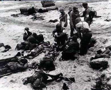 奥马哈海滩的劣势登陆，血染海水