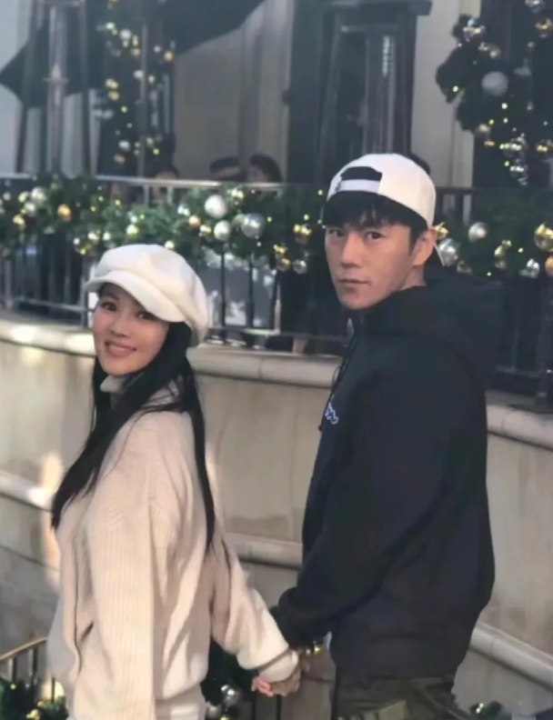 细数几个两岸婚姻，湾湾方完胜，目前仅剩最出名的估计就是杨丞琳那对和伊能静那对。一
