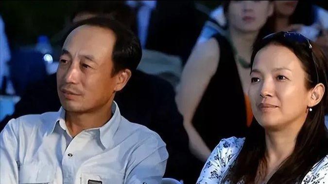 30年后吕丽萍原形毕露，才明白张丰毅坚持离婚，是多么正确的选择