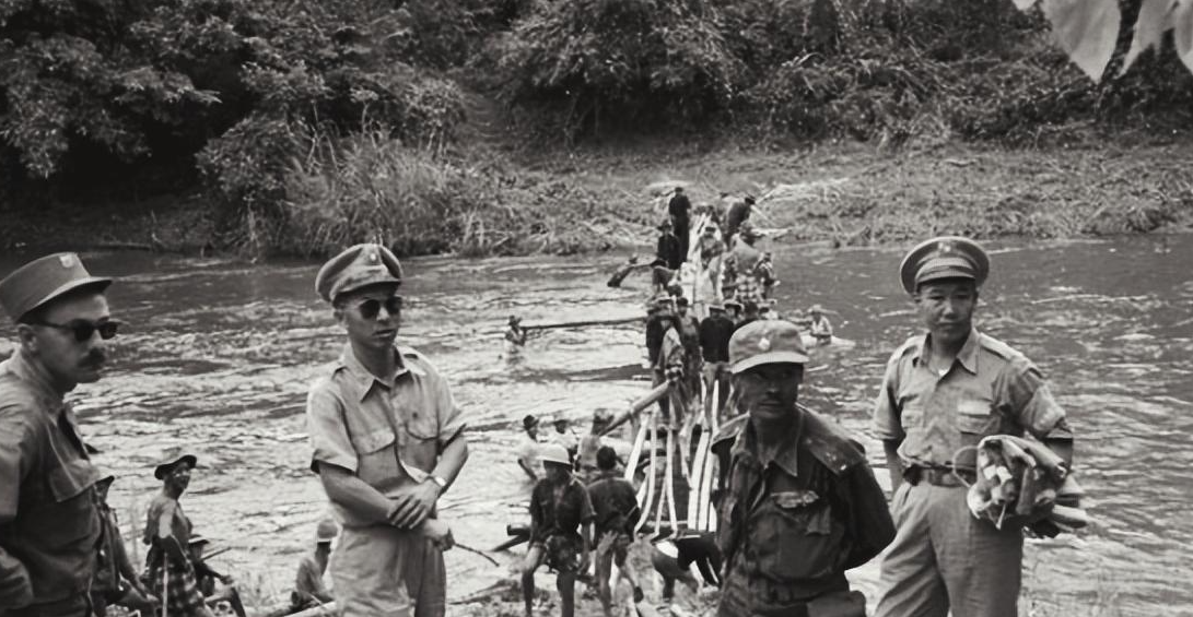 1960年解放军赴缅甸作战，连长发现寺庙里有可疑人员，可在缅甸寺庙不能随便闯入，