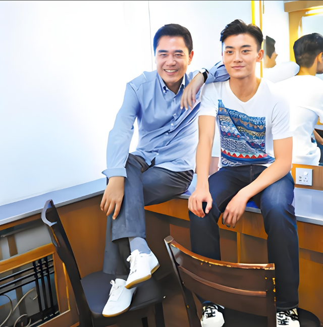 长得丑演技还尬,满脸写着“关系户”的5位艺人,看着就让人窝心(长得丑演技好的演员)-第17张图片-九妖电影 长得丑演技还尬,满脸写着“关系户”的5位艺人,看着就让人窝心(长得丑演技好的演员)-第17张图片-九妖电影