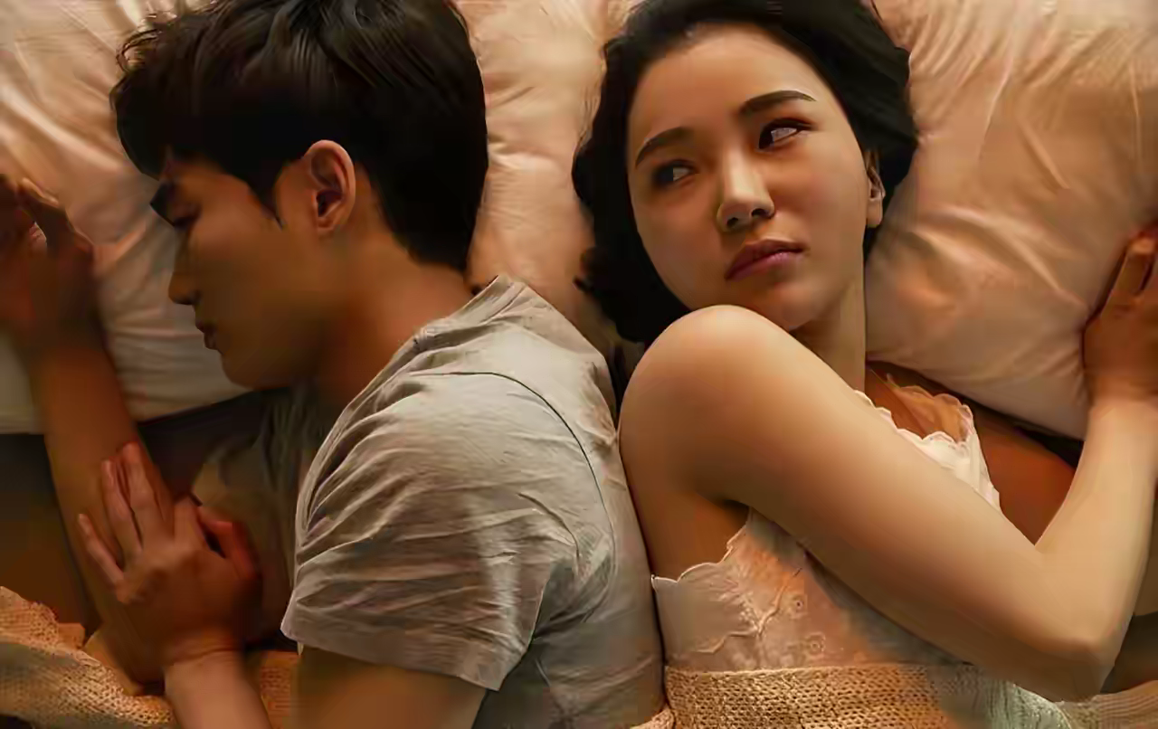 结婚11年，我跟老公没同房，老公出轨了，我该原谅他吗？

老师你好，我和我老公结