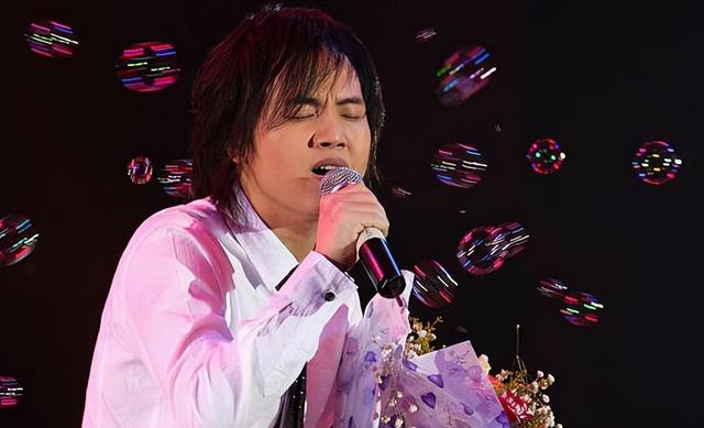 15岁开演唱会,19岁日挣上万,春晚请不动他,却没人说他耍大牌(14岁开演唱会)-第6张图片-九妖电影 15岁开演唱会,19岁日挣上万,春晚请不动他,却没人说他耍大牌(14岁开演唱会)-第6张图片-九妖电影