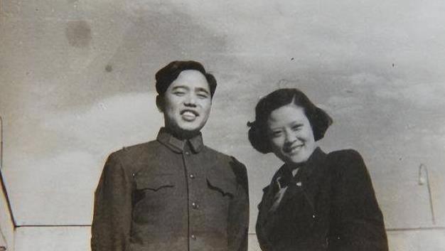 1952年，空军英雄赵宝桐对女记者一见钟情，记者：答应我3个条件