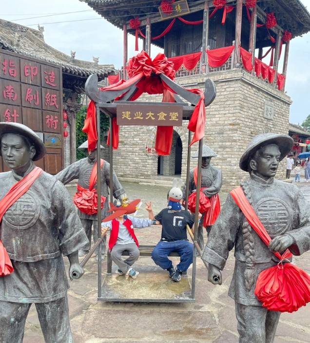 一到假期就发愁，怎么安排？出去玩，回我家，回他家？

最主要哪一项都是要花钱的，