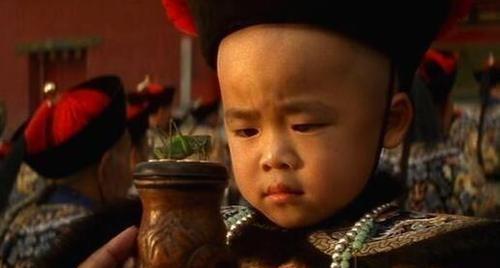 溥仪七岁的时候，责打身边的太监就已成家常便饭，不少太监都因此而遭殃。
据溥仪回忆