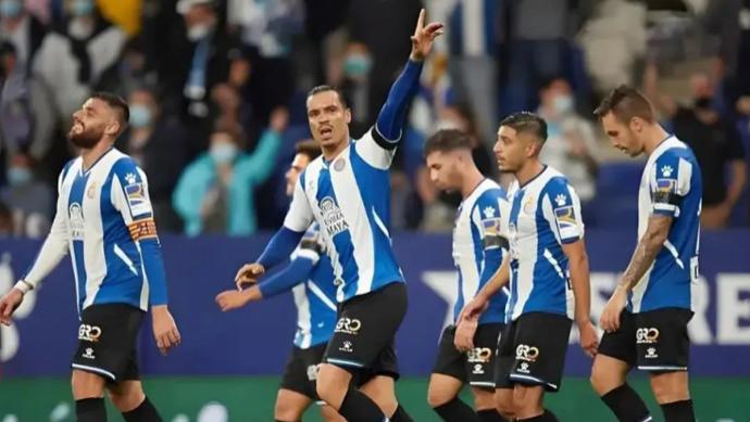 西甲：马德里竞技VS西班牙人，两队实力差距明显，马竞轻松取胜