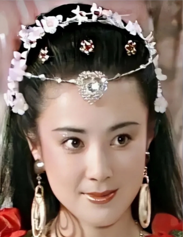 她曾是最美妲己，52岁锒铛入狱自毁前程