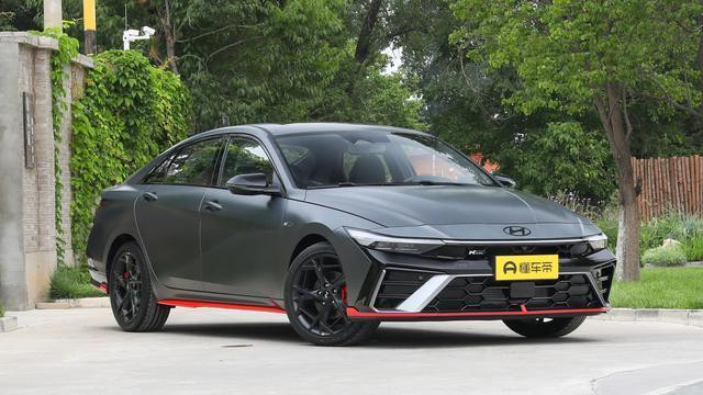 自带运动套件，双出排气，搭14T动力，伊兰特NLine