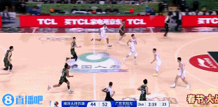 任你林崴怎么突，我自岿然不乱

这场比赛，林崴打得很兴奋
上半场就拿下17分2助