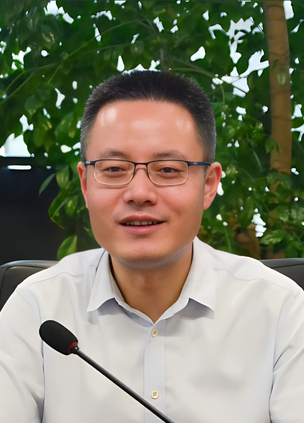 祝领导对付马翔宇这小子的招数，一般人还真接不住。他用了五招：
1. 你想去南京告