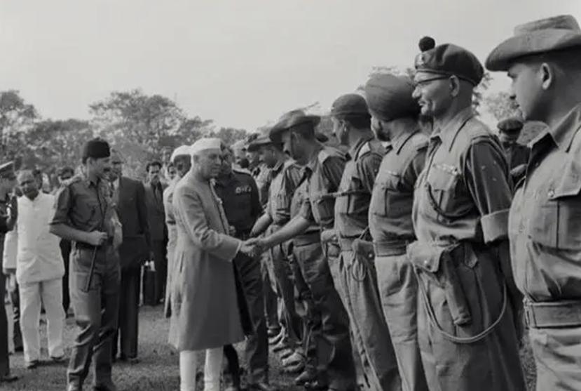 1962年中印战争：毛主席想了十天十夜，都没想通尼赫鲁为何打中国。
尼赫鲁做事到