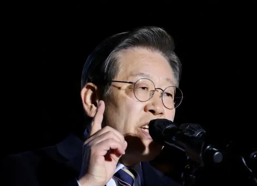 李在明今晚发表公开讲话：弹劾案的通过，是国民和民主的胜利