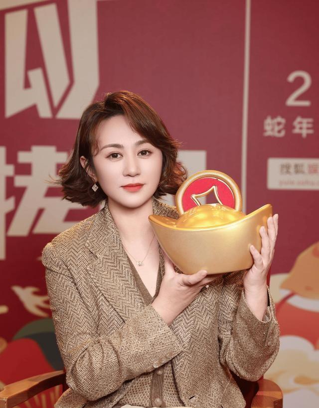 沈腾马丽再登春晚，喜剧界顶流CP养‘胖’了我们？这个话题真是让人忍俊不禁。春晚上