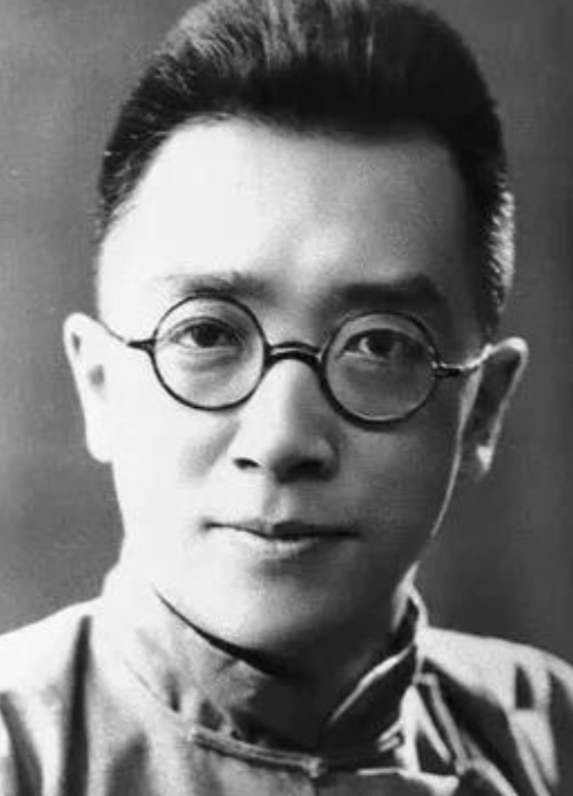 1957年9月21日一个宁静的早晨，北大校长胡适的小儿子胡思杜选择上吊自杀，在家