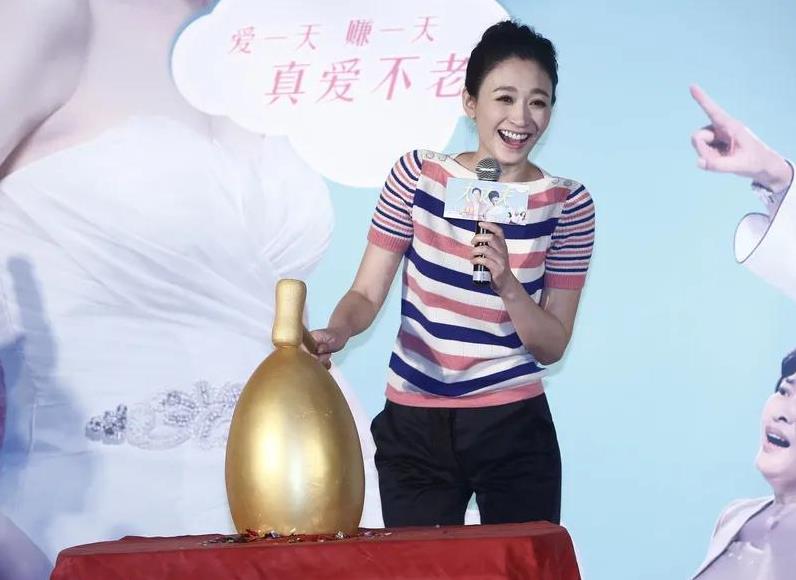 **李小冉气到发抖，究竟为何？**
近日，李小冉突然气到发抖的消息引发关注。有博
