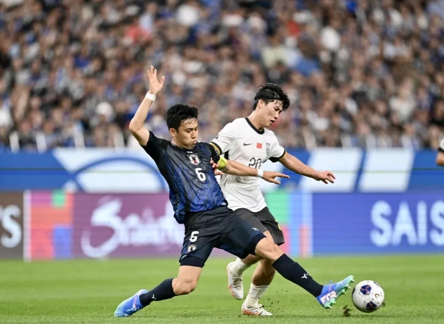 作为一个看球只看结果的伪球迷，我认为中国男足之所以落到如此不堪令人痛惜的不堪地步