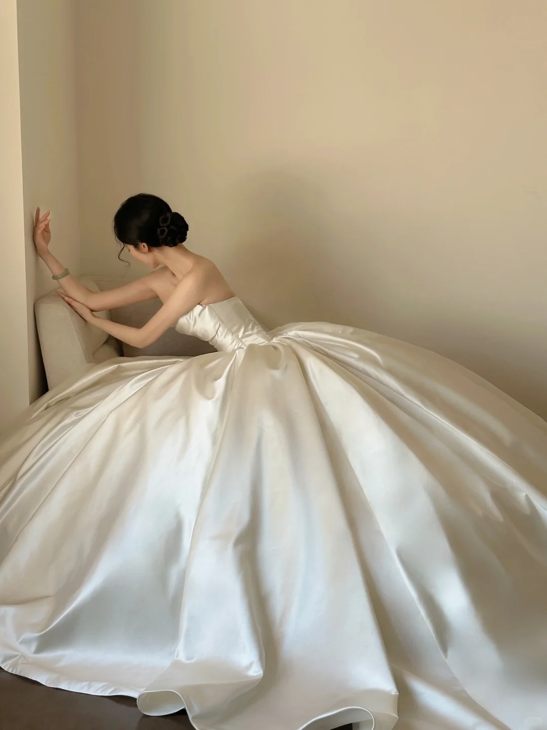 🦢
#我的美丽日记
 #缎面婚纱#我的日常 #礼服#神仙裙子