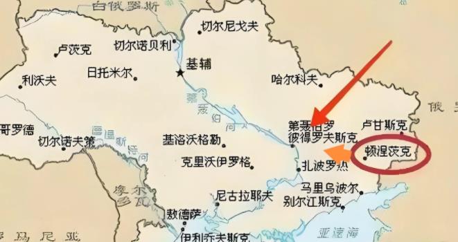 俄罗斯军队取得突破。

据美国《纽约时报》杂志1月1日报道，解放顿涅茨克的库拉霍