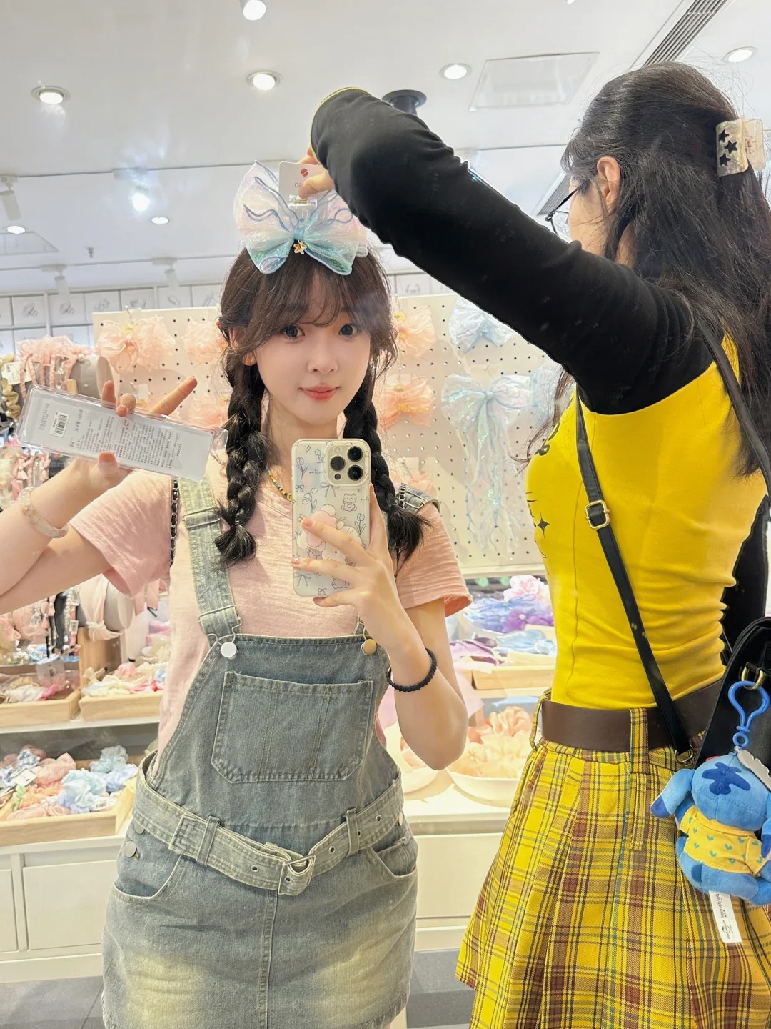 发哪张给男朋友爸妈！好纠！！
女生角度哪张适合呀！！是自拍还是他拍or 半身还是