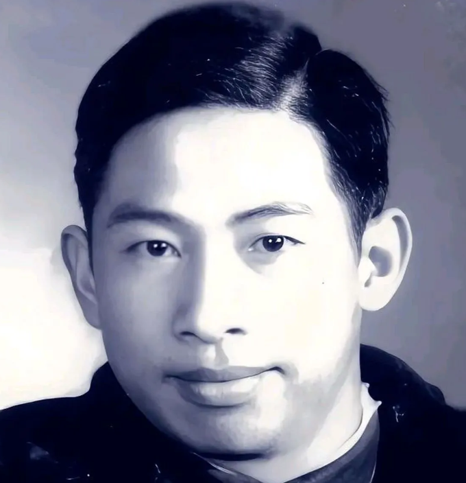 1956年，中南大学学生王明建，正准备着人生的下一个篇章，却突然被两名身穿军装的