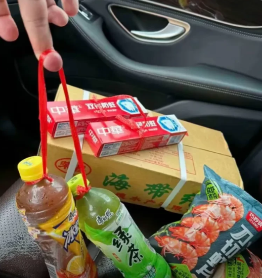 去老丈人家，茶、华子、海鲜都买好了，兄弟们帮我看看还差点啥？