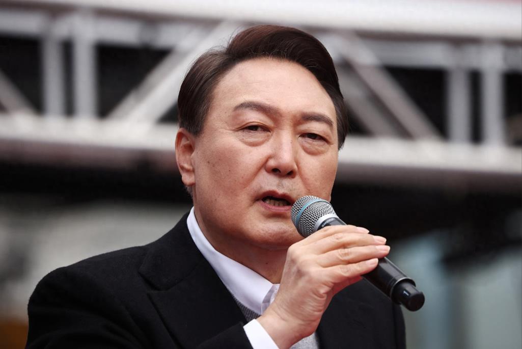 韩国政局近期持续动荡，最新投票结果揭晓，预示着尹锡悦总统可能已面临困境。韩国国会