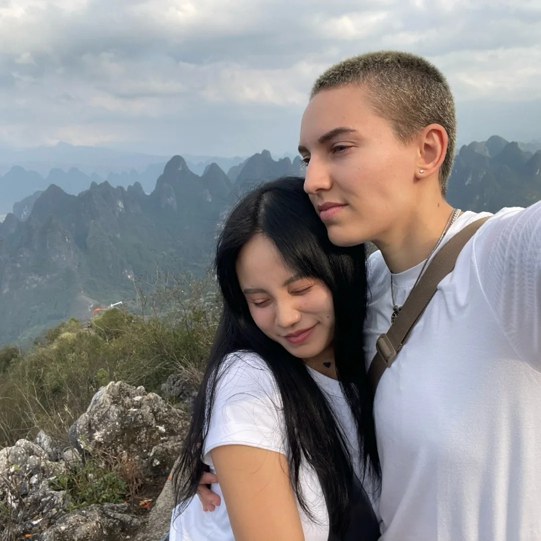 要被她写的中文可爱疯Le！！！
山长水远跑一趟为了陪我过生日🎂
得妻如此感觉自