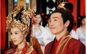 我是公主最爱的男宠，驸马要杀我时，我撕掉了脸上的人皮他疯了