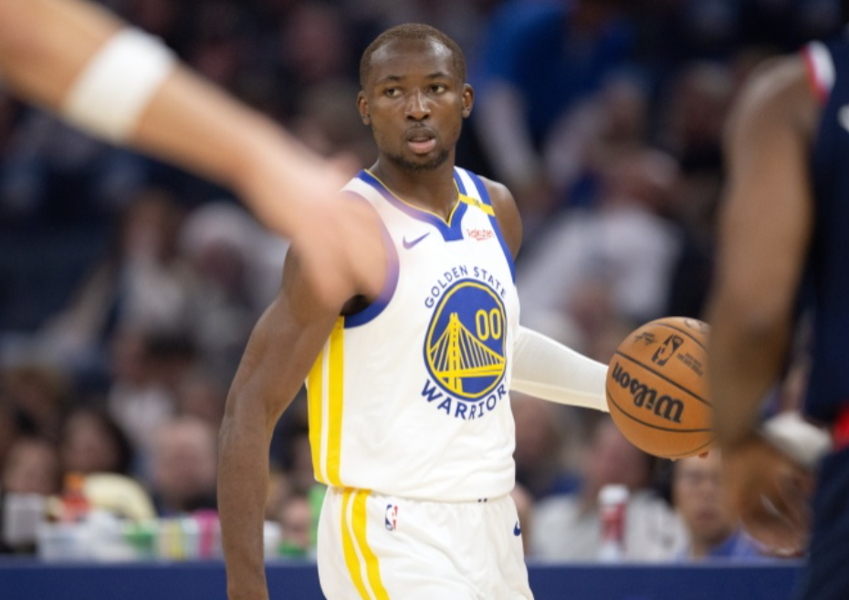 拉格布开心坏了，不仅仅是因为勇士99-93击败火箭！