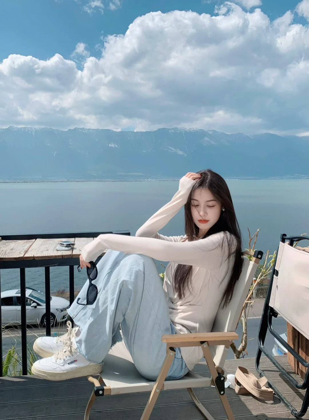 朋友说别动 你现在好漂亮
在大理晒太阳
是苍山洱海给的松弛感🌊