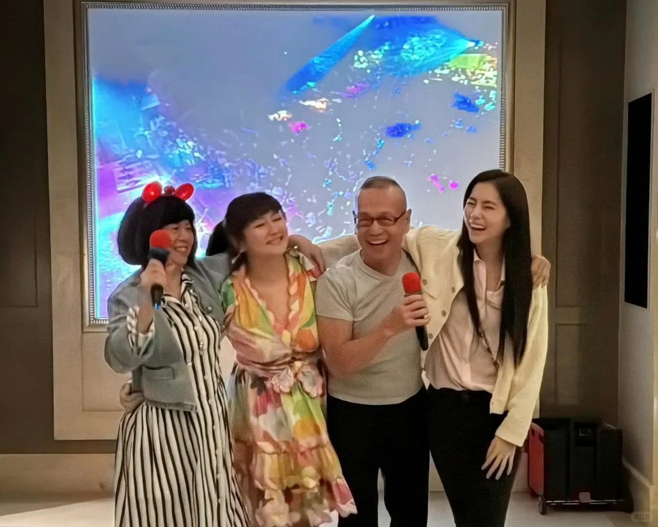 谁懂啊❗我超喜欢Selina的家庭氛围😭
Selina的家一直都是我的梦想家庭