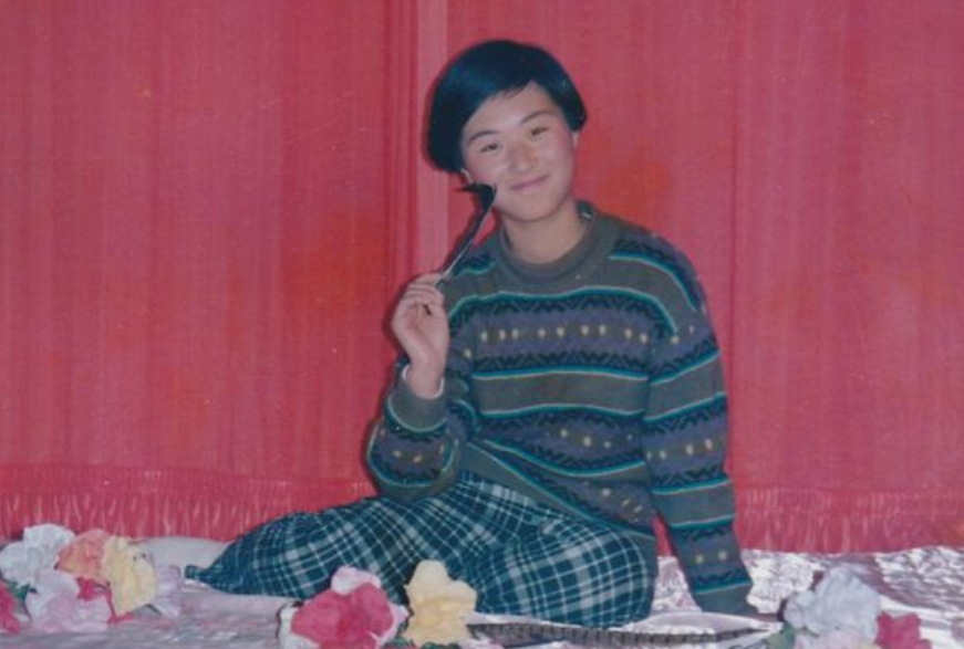 2000年，辽宁夫妻借款7万送女儿去德国留学，21年未见，临死才知女儿已成为德国