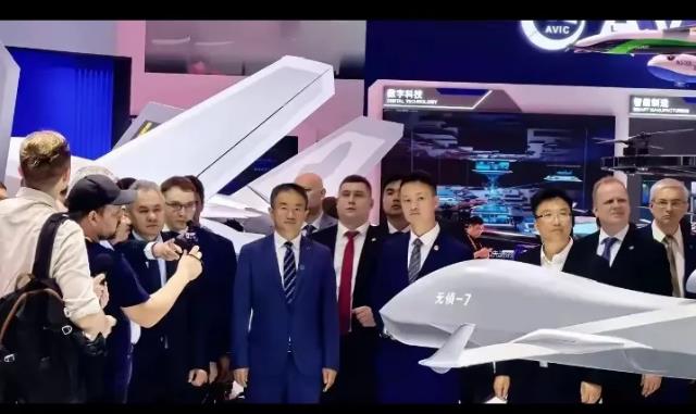 绍伊古将军亲自封馆，大客户豪掷二百架飞机订单！

最新消息来啦！绍伊古将军亲自上