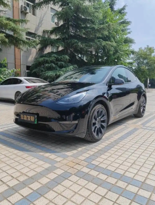 特斯拉Model Y又降价了，这是不是意味着新款特斯拉model y极可能会延期