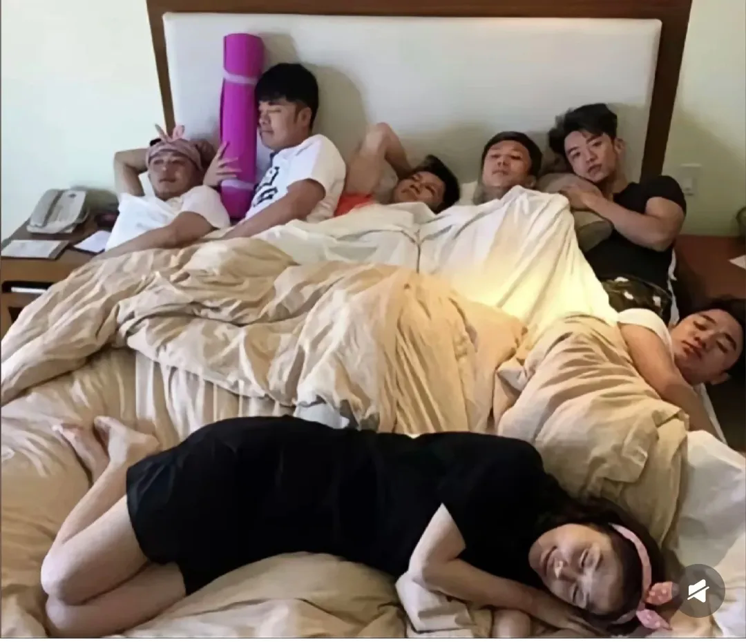 早期的跑男绝对是综艺的王者。