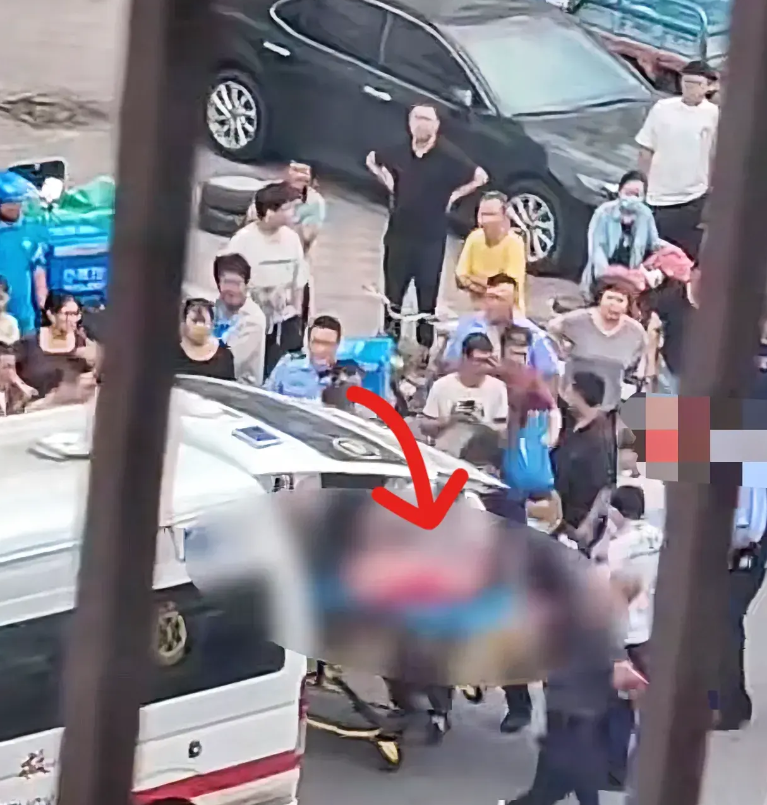 大学在读竟谈35岁女友！女友行凶捅死亲母，这是讨债还是报应？



在天津的一个