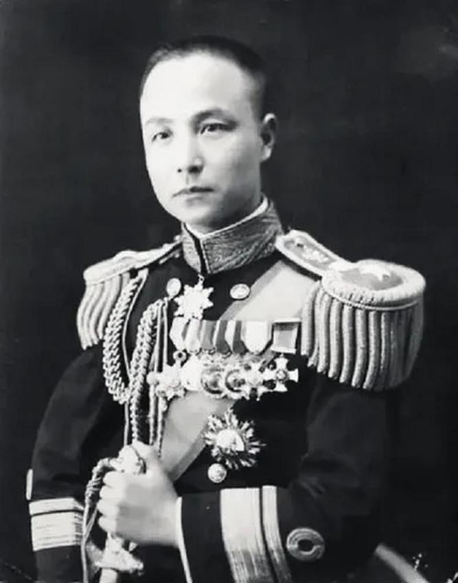 1928年，蒋介石精神亢奋地宣称：“我们预定15年后有60万吨的海军”。
陈绍宽