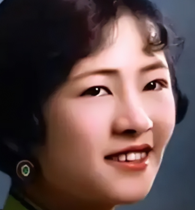 冰心为什么讨厌林徽因?抗战最艰难时，冰心为了一张舒适的席梦思大床垫，竟动用紧缺的