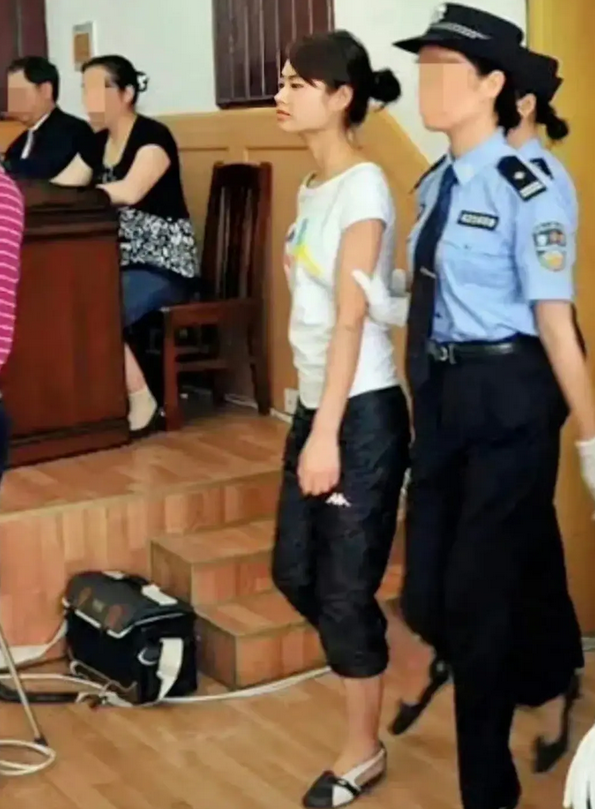 这样的女人现在太少了，贞洁烈女