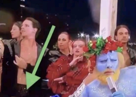 救命 !这个世界终究还是颠了！

巴黎奥运会开幕式大家看了吗？有些镜头简直太辣眼