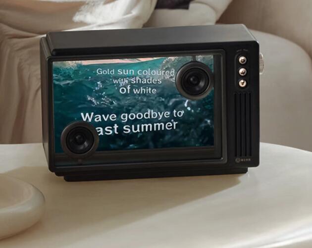 猫王灵感小岛歌词音响现已开售，内置 5 发声单元矩阵，支持蓝牙 5.4 连接，提