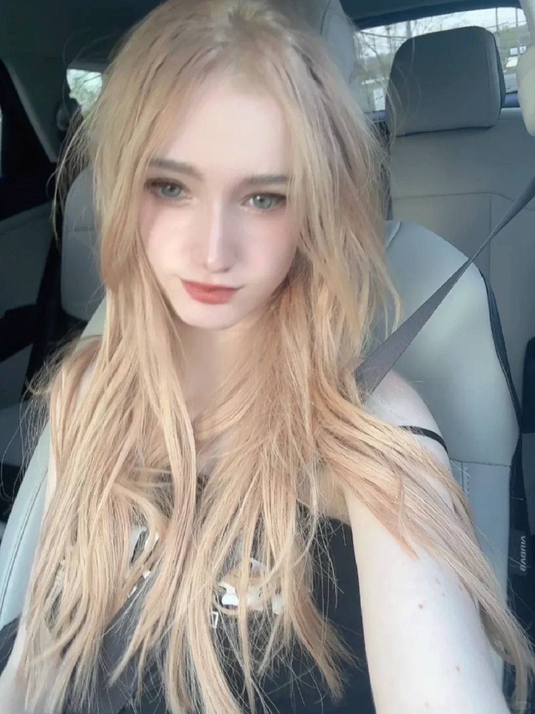 大家好～
有人建议我尝试扎辫子和麻花辫，我很快就会尝试的。 haha will 
