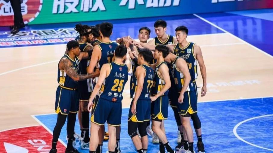 从绝杀英雄到全场最差，广东98-100江苏，徐杰成对手突破口